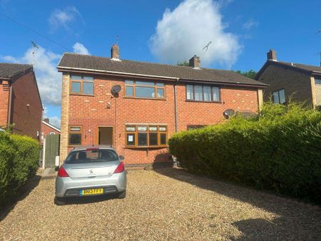 3 bedroom semi-detached house to rent - Photo 5