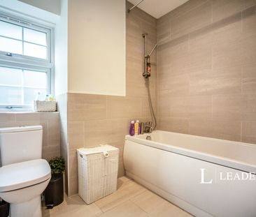 3 bedroom house to rent Sheldon Way, Larkfield, Aylesford, Kent, ME20 - Photo 2