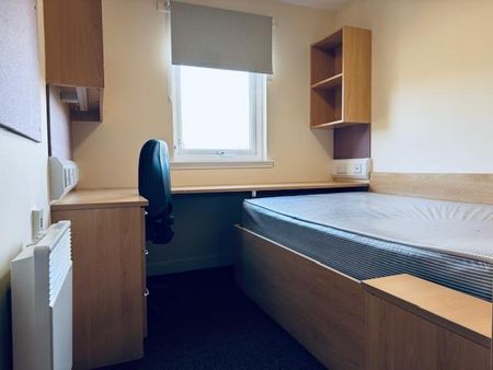 5 bedroom apartment to rent - Photo 2