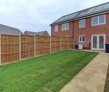3 bedroom semi-detached house to rent - Photo 4