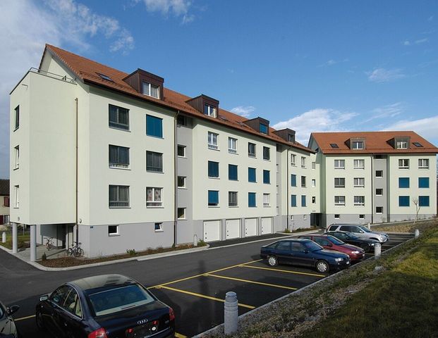 Charming SUBVENTIONED in a family neighborhood - Photo 1