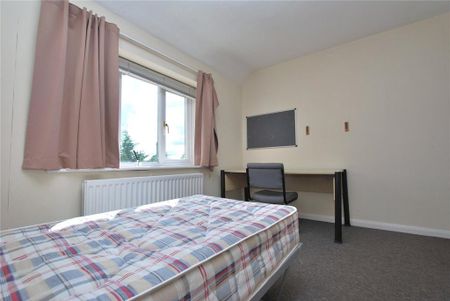 5 bedroom semi-detached house to rent - Photo 2