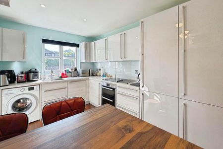 3 bedroom detached house to rent - Photo 4