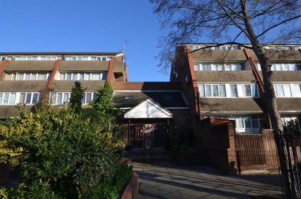 2 bedroom maisonette to rent - Photo 1