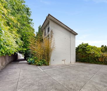 Private and Secure Apartment - Photo 5