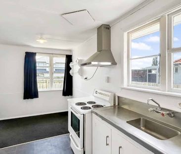 ROSLYN - 3 BEDROOMS - Photo 3