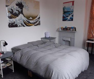 3 bedroom flat to rent - Photo 4