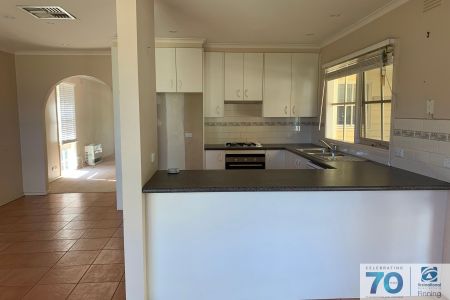 QUAINT FAMILY HOME - Photo 3