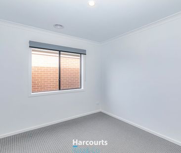 Spacious 4-Bedroom Home with Modern Amenities in Mickleham - Photo 1