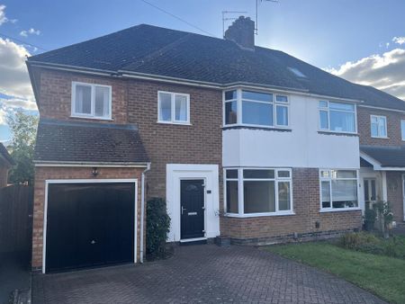 4 bedroom semi-detached house to rent - Photo 3