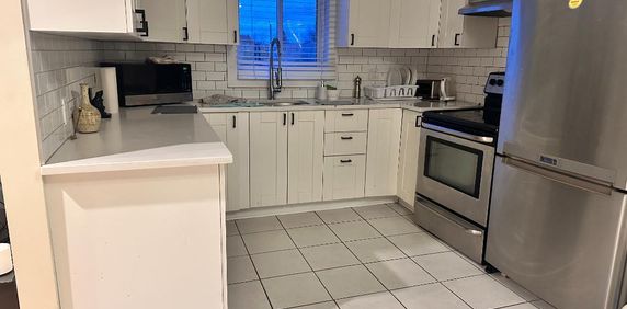 Appartement Meublé 4 1/2, 2 CH à Laval Chomedey - Photo 2