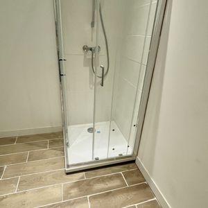 Location Appartement 1 pièce 27m² BAGNOLS SUR CEZE 30200 - Photo 3