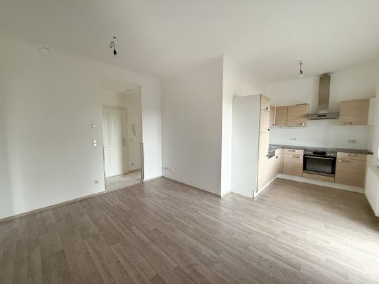 Zentral gelegen: Zwei-Zimmer-Wohnung mit Balkon…! - Foto 1