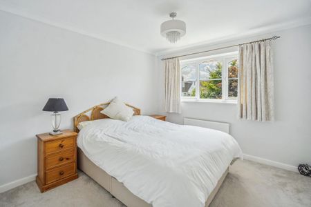 5 bedroom end of terrace house to rent - Photo 3