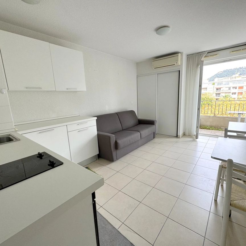 Location Appartement 1 pièce 21m² NICE 06300 - Photo 1