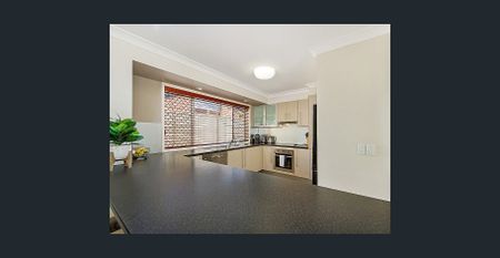 Beautiful Parkwood Home with Pool and Covered Side Access! - Photo 5