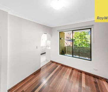 Beautifully updated two-bedroom home in a fantastic location - Photo 4