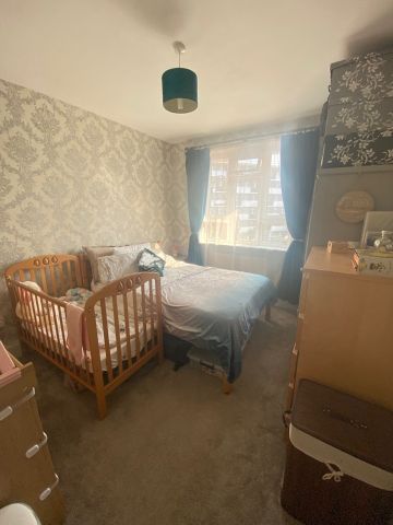 1 Bed Flat, Battersea, SW8 - Photo 5