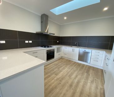 2 Weweia Close, Kenepuru - Photo 5