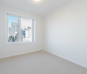 For Lease - 150 Honeycrisp Crescent Unit# TH 263, Vaughan, Ontario - Photo 3