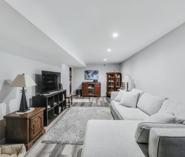 For Lease - 82 Lacey Crescent, London South, Ontario - Photo 1