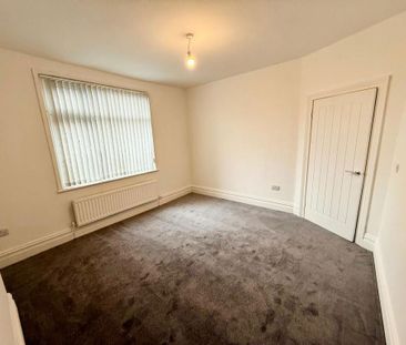 3 bedroom end of terrace house to rent - Photo 1
