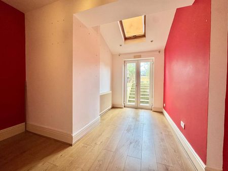 2 bedroom flat to rent - Photo 4