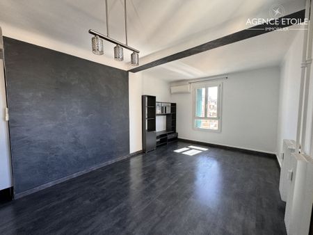 Appartement 3 pièces 66m2 MARSEILLE 10EME 890 euros - Photo 2