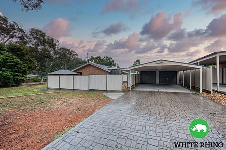 1 Sturdee Crescent, Monash - Photo 2