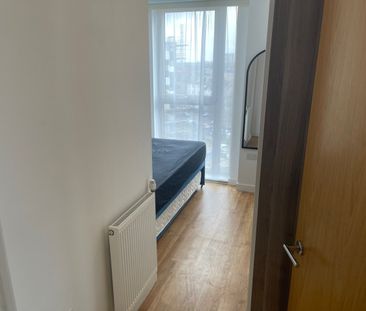 Room in a Shared House, Bensham Lane, CR0 - Photo 4