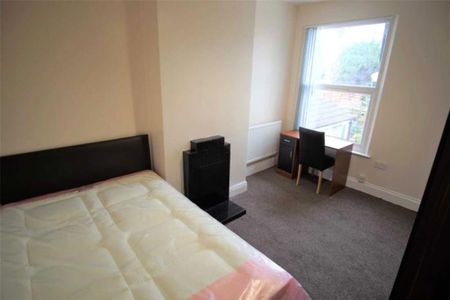 5 bedroom terraced house to rent - Photo 4
