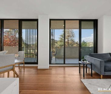 Prestigious Braddon Apartment Offering Spacious Living & Four Car... - Photo 1