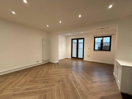 3 bedroom terraced house to rent - Photo 2