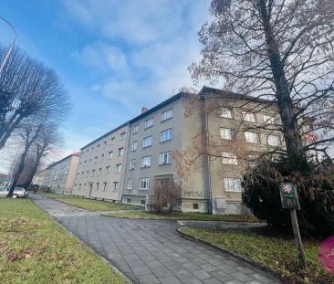 Pronájem prostorného cihlového bytu o dispozici 1+1 v Olomouci - Фото 3