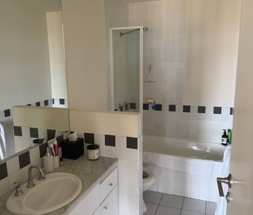 Port Melbourne - Photo 4