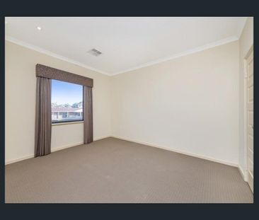 STUNNING HOME LOCATED IN AN IDEAL LOCATION - Photo 3