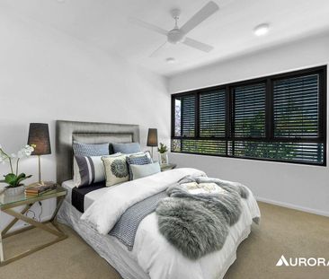 Spacious Three Bedroom Apartment with Wraparound Balcony - Photo 6
