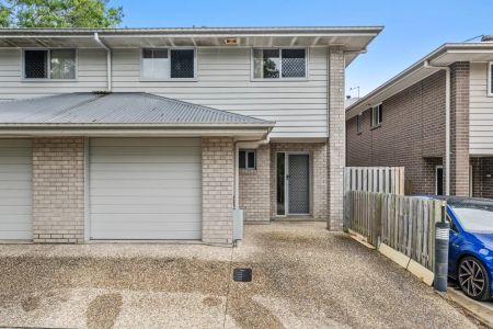 “Private and Modern Three Bedroom Townhouse” - Photo 5