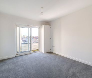 2 bedroom maisonette to rent - Photo 2