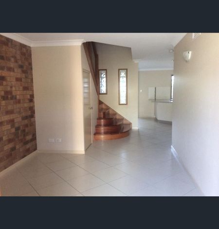 Fully Ducted Air-conditioning in Secure Complex - Photo 5