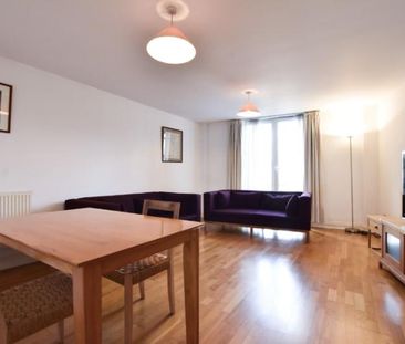 Alberts Court, 2 Palgrave Gardens, Regent's Park, London, NW1 - Photo 2