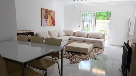 3 bedroom luxury House for rent in Mijas, Spain - Photo 2