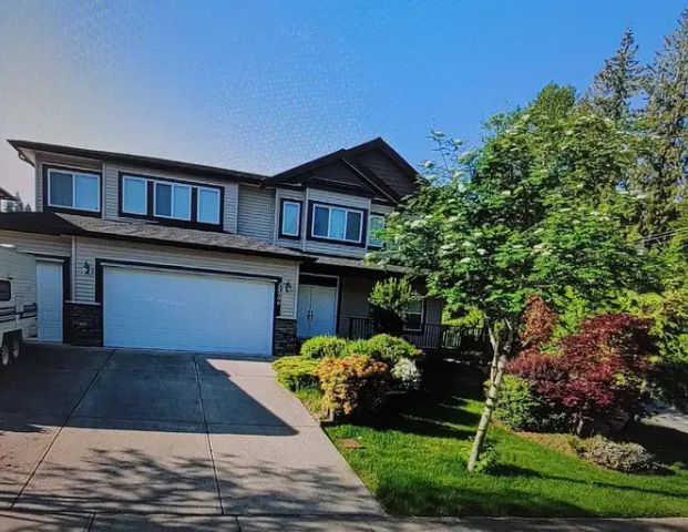 BRIGHT and SPACIOUS SUITE FOR RENT IN SCENIC MAPLE RIDGE | 24906 108 B Avenue, Maple Ridge - Photo 1