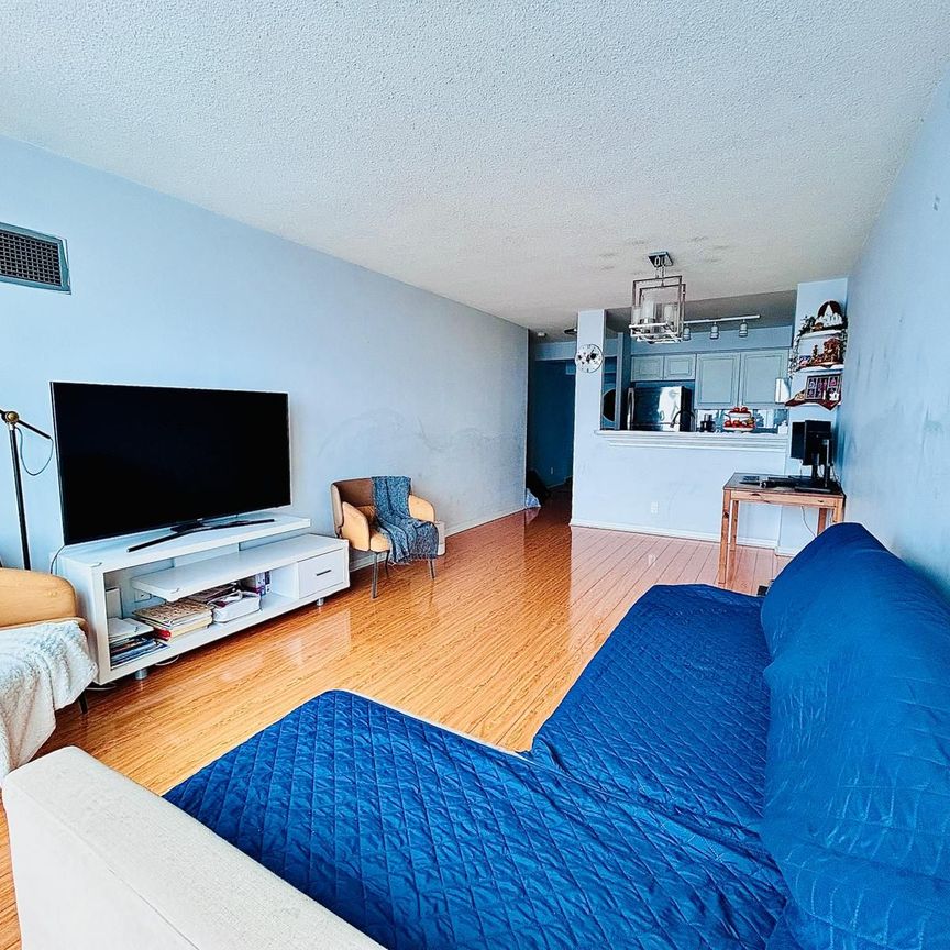 For Lease - 11 Lee Centre Drive Unit# 2012, Toronto, Ontario - Photo 1