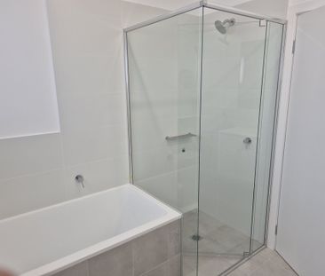 Three Bedroom Townhouse - Photo 6