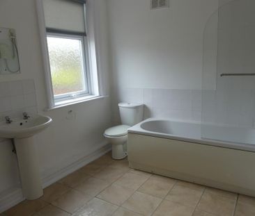 2 bedroom property to rent - Photo 3