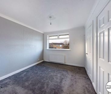 4 bedroom semi-detached house to rent - Photo 5