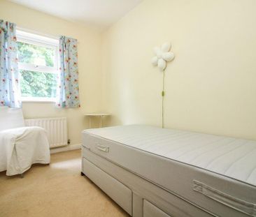 4 bedroom terraced house to rent - Photo 1