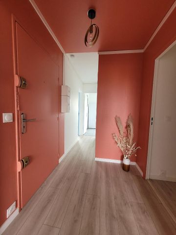 Location Appartement 4 pièces 81m² - Photo 3