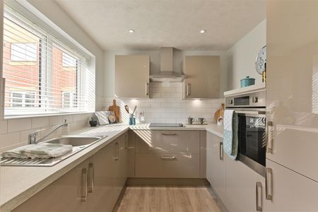 Beck Lodge, Park Gate, Southampton - Photo 5